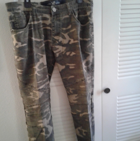 XR X Ray Jean's, Camo Jean's with ribbed knee - Picture 5 of 5